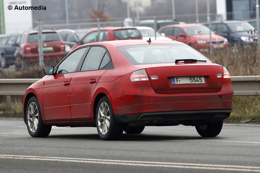 Skoda Superb 2015 - Foto spia 17-12-2014