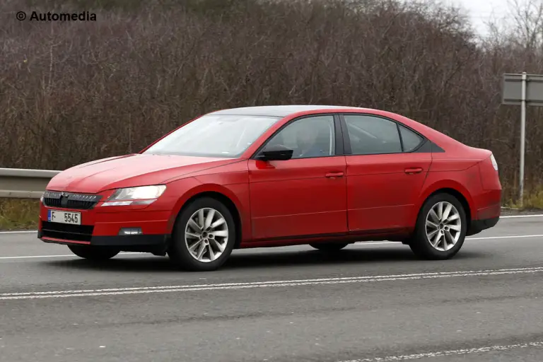 Skoda Superb 2015 - Foto spia 17-12-2014 - 3