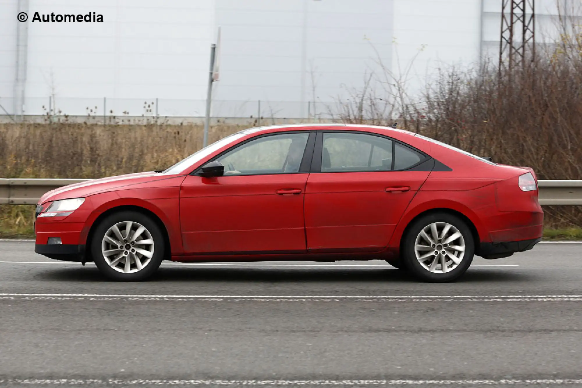 Skoda Superb 2015 - Foto spia 17-12-2014 - 4