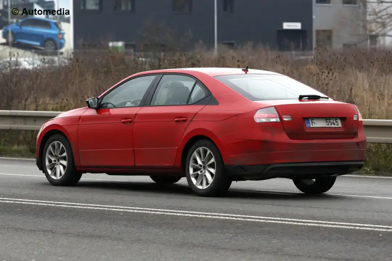 Skoda Superb 2015 - Foto spia 17-12-2014 - 5