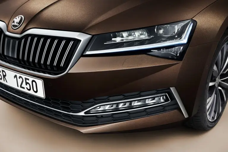 Skoda Superb 2019 - 16