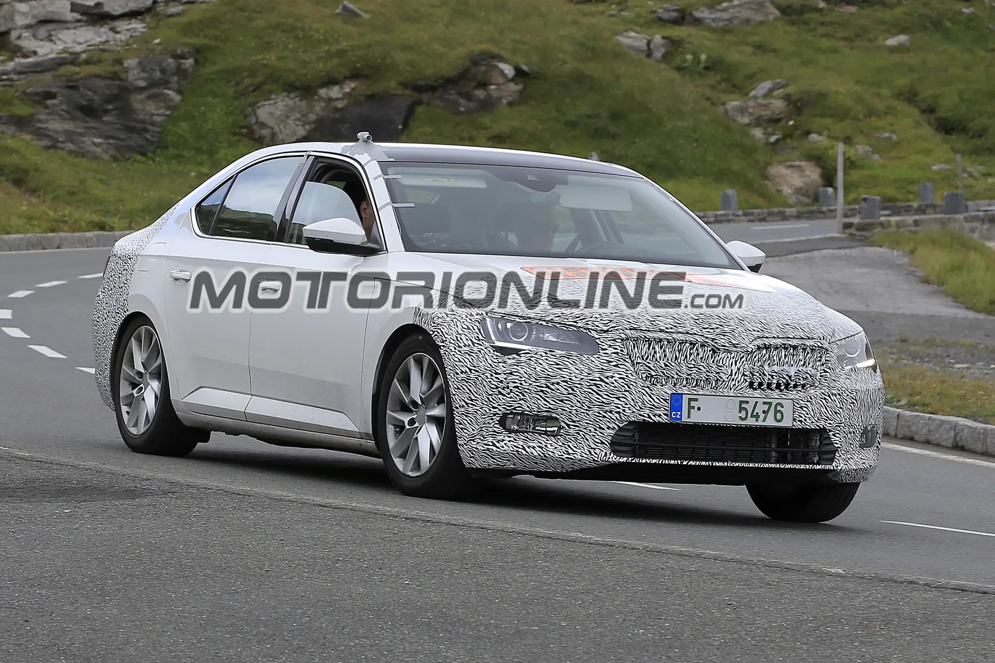 Skoda Superb facelift (foto spia 31-08-2016) - 3