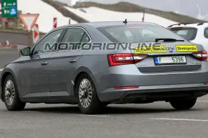 Skoda Superb foto spia 30 maggio 2018