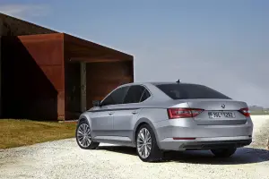 Skoda Superb MY 2015 - 11