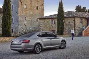 Skoda Superb MY 2015 - 14