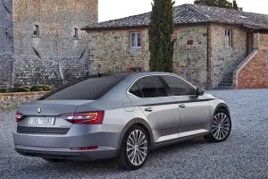 Skoda Superb MY 2015 - 15