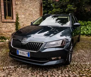 Skoda Superb MY 2018 con ADAS