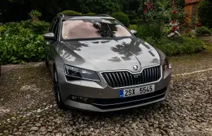 Skoda Superb MY 2018 con ADAS