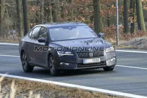 Skoda Superb MY 2020 foto spia 12 febbraio 2019