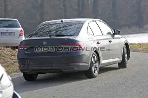 Skoda Superb MY 2020 foto spia 12 febbraio 2019 - 18