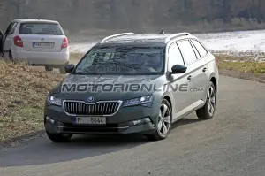 Skoda Superb MY 2020 foto spia 12 febbraio 2019