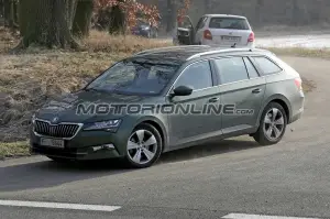 Skoda Superb MY 2020 foto spia 12 febbraio 2019