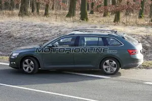 Skoda Superb MY 2020 foto spia 12 febbraio 2019 - 26