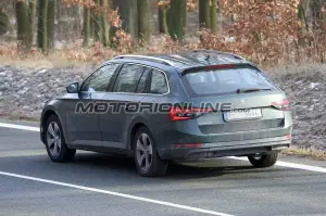 Skoda Superb MY 2020 foto spia 12 febbraio 2019