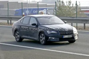 Skoda Superb MY 2020 foto spia 12 febbraio 2019 - 3