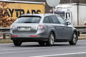 Skoda Superb Wagon 2015 - Foto spia 20-03-2015