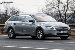 Skoda Superb Wagon 2015 - Foto spia 20-03-2015 - 5