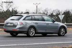 Skoda Superb Wagon 2015 - Foto spia 20-03-2015