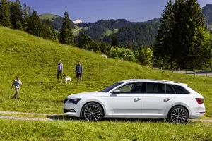 Skoda Superb Wagon MY 2015 - 9