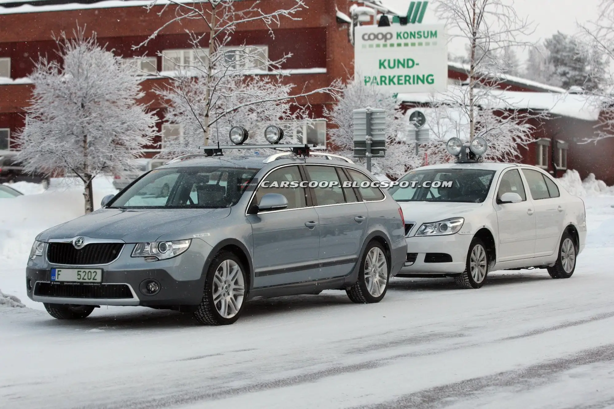 Skoda Superb Wagon Scout foto spia febbraio 2012 - 2