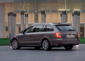 Skoda Superb Wagon - 10