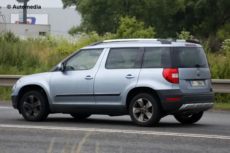 Skoda Yeti 2014 - Foto spia 15-07-2013 - 4