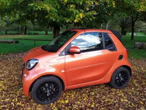 Smart EQ fortwo cabrio 2019 - Prova su strada - 13