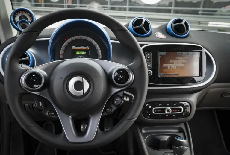 Smart EQ Fortwo - prova su strada 2018 - 21