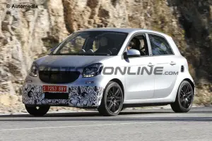 Smart ForFour Brabus - Foto spia 24-07-2015