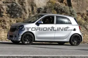 Smart ForFour Brabus - Foto spia 24-07-2015