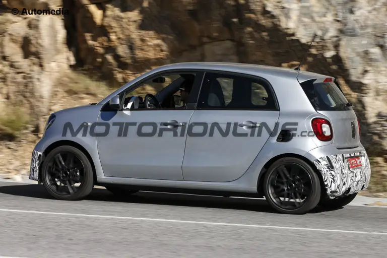 Smart ForFour Brabus - Foto spia 24-07-2015 - 5