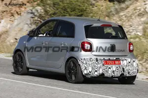 Smart ForFour Brabus - Foto spia 24-07-2015