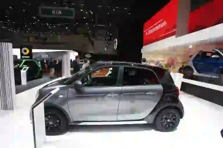 Smart ForFour CrossTown Foto Live - Salone di Ginevra 2017 - 1