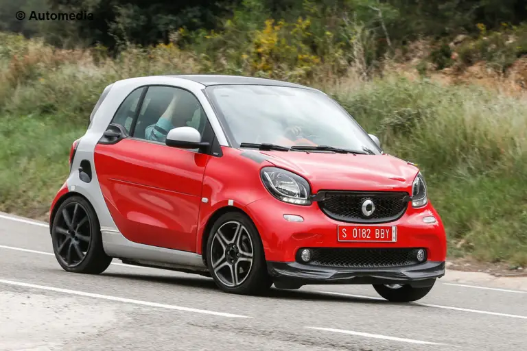 Smart ForTwo Brabus 2015 - Foto spia 08-12-2014 - 3