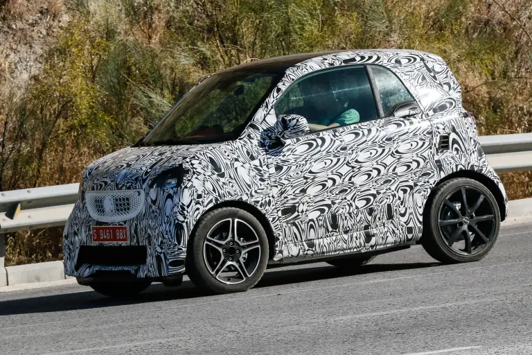 Smart ForTwo Brabus 2015 - Foto spia 28-07-2014 - 2