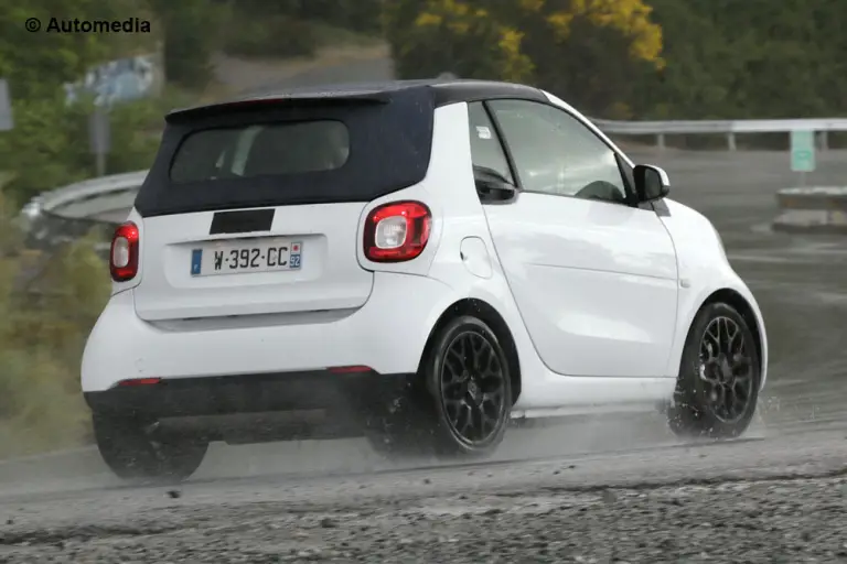 Smart ForTwo Cabrio 2016 - Foto spia 22-05-2015 - 6