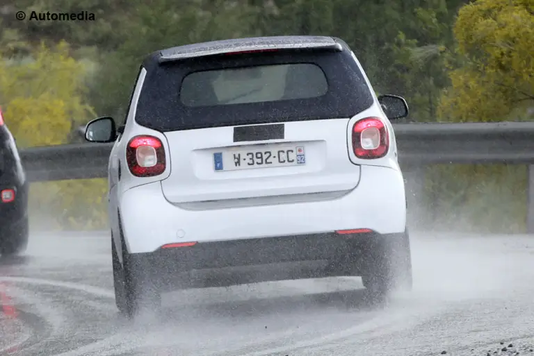 Smart ForTwo Cabrio 2016 - Foto spia 22-05-2015 - 8