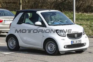 Smart ForTwo Cabrio 2016 - Foto spia 24-07-2015 - 3