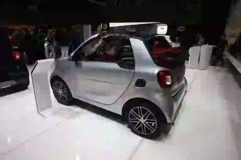Smart ForTwo Cabrio Brabus Foto Live - Salone di Ginevra 2017 - 5