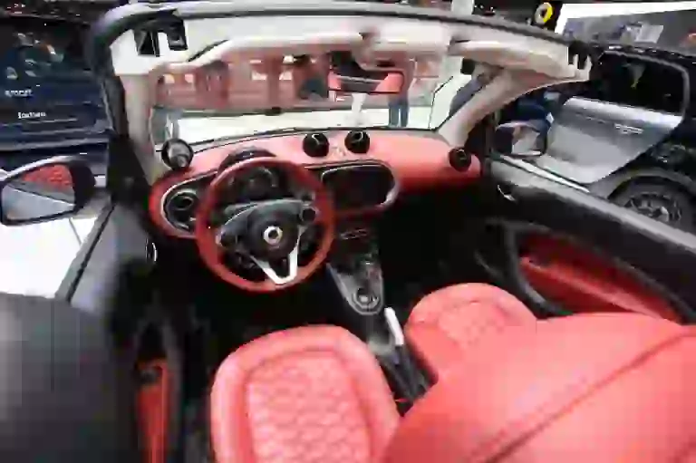 Smart ForTwo Cabrio Brabus Foto Live - Salone di Ginevra 2017 - 6