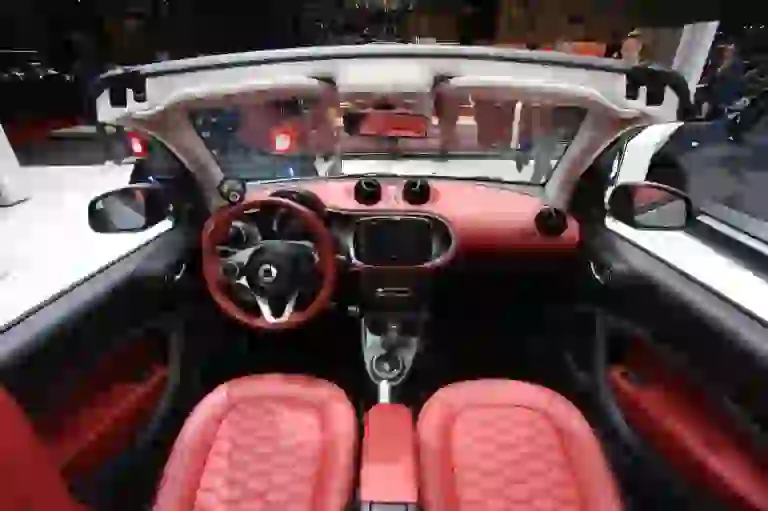 Smart ForTwo Cabrio Brabus Foto Live - Salone di Ginevra 2017 - 7
