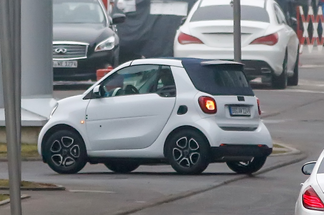 Smart ForTwo Cabrio - Foto spia 27-02-2015