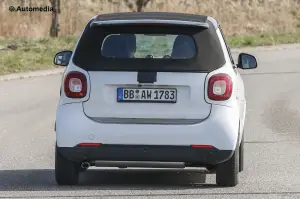 Smart ForTwo Cabrio - Foto spia 30-03-2015