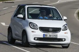 Smart ForTwo Cabrio - Foto spia 30-03-2015