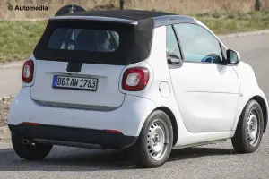 Smart ForTwo Cabrio - Foto spia 30-03-2015