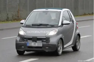 Smart ForTwo restyling 2012 foto spia