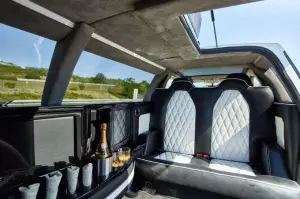 Smart limousine