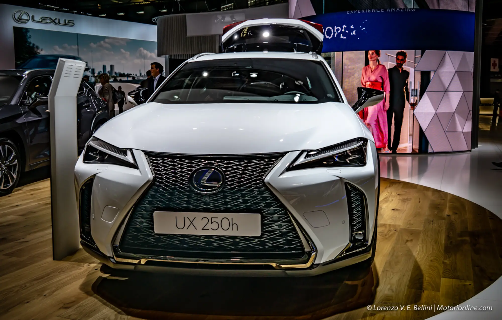 Speciale Lexus UX e RC Hybrid - Salone di Parigi 2018 - 2