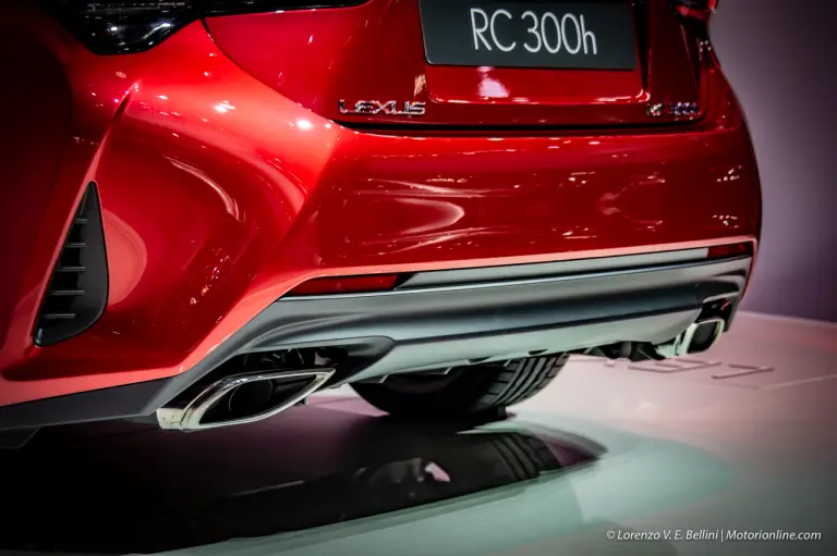 Speciale Lexus UX e RC Hybrid - Salone di Parigi 2018 - 14