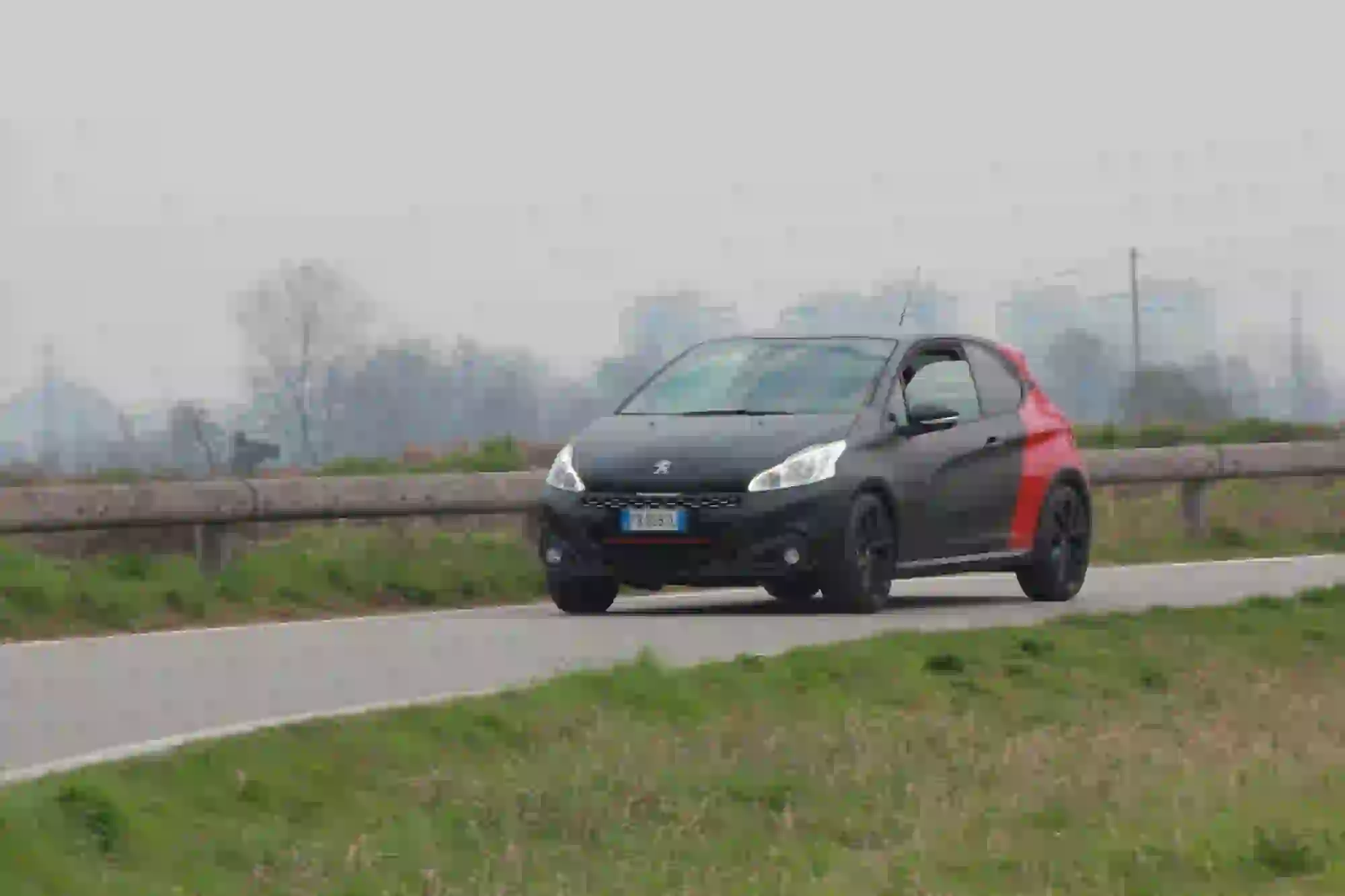 [SPECIALE PEUGEOT 208] L'essenza della piccola bomba: Peugeot 208 GTi By Peugeot Sport [PROVA] - 11